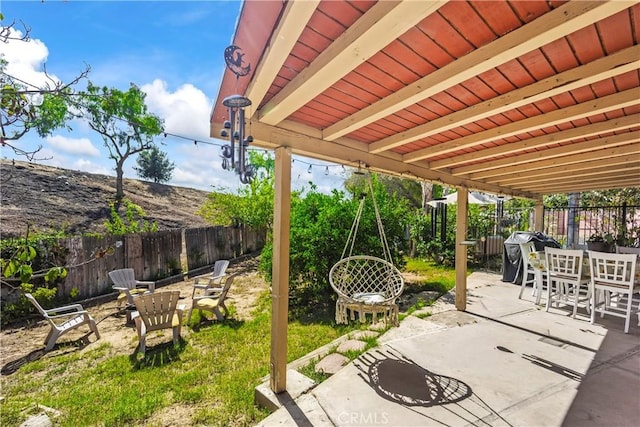 822 Corona Ave, Corona, CA 92879 - fenced backyard featuring a patio area and outdoor dining area