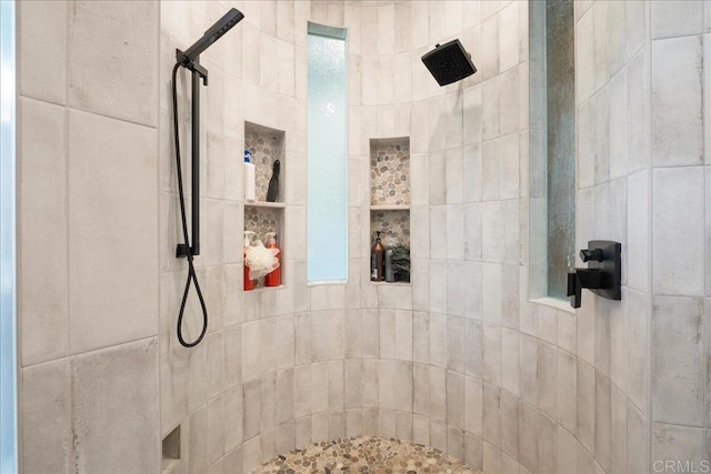 29861 Kirsten Ln, Vista, CA 92084 - full bath featuring a tile shower