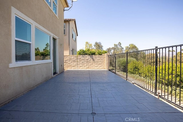 26370 Piazza Di Sarro, Newhall, CA 91321 - view of patio / terrace