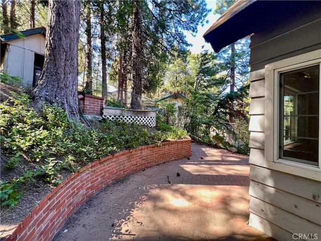 31016 Summit Dr, Running Springs, CA 92382 - view of patio / terrace