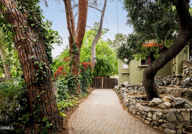 413 Sycamore Pl, Sierra Madre, CA 91024 - view of property's community