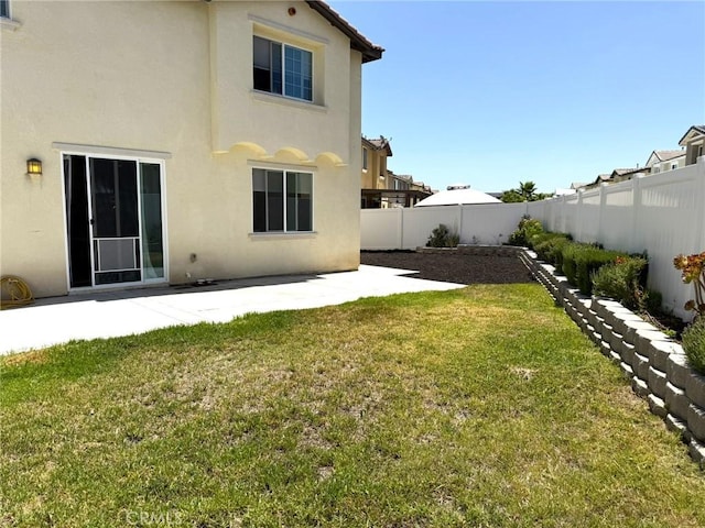 27265 Graphite Dr, Menifee, CA 92584 - fenced backyard with a patio area