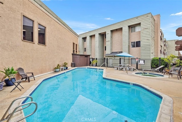 3142 Midway Dr Unit 312, San Diego, CA 92110 - community pool featuring a community hot tub and a patio