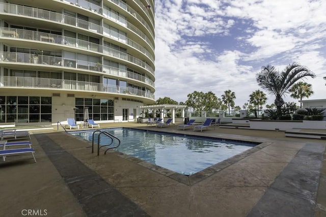 700 E Ocean Blvd Unit 2606, Long Beach, CA 90802 - community pool with a patio area