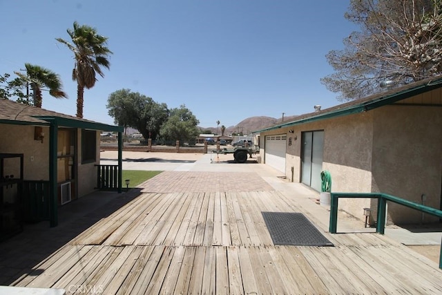 38103 Dividing Line St, Yermo, CA 92398 - deck with a garage