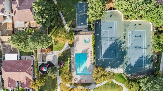 28927 Rue Daniel Cyn, Country, CA 91387 - aerial view of a pool