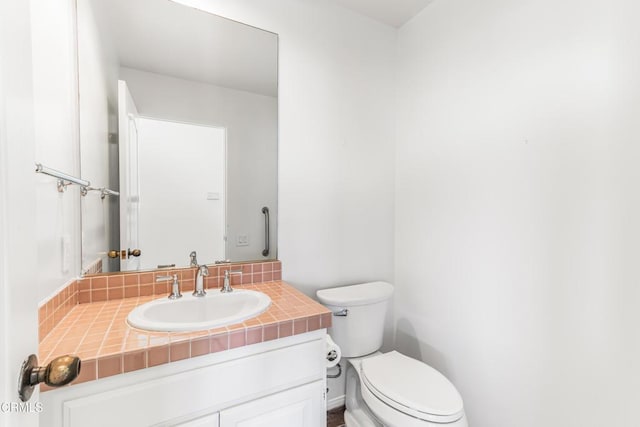 800 Manor Ridge Rd, Santa Paula, CA 93060 - half bathroom with vanity and toilet