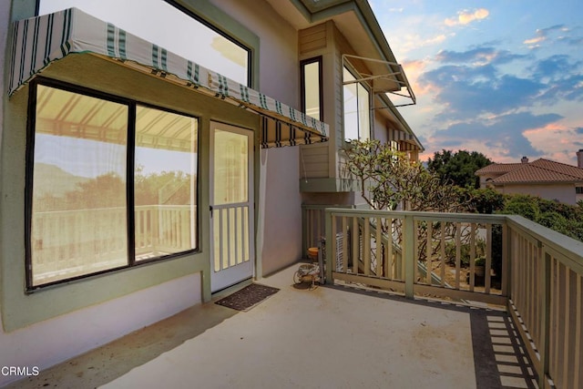 800 Manor Ridge Rd, Santa Paula, CA 93060 - view of balcony at dusk