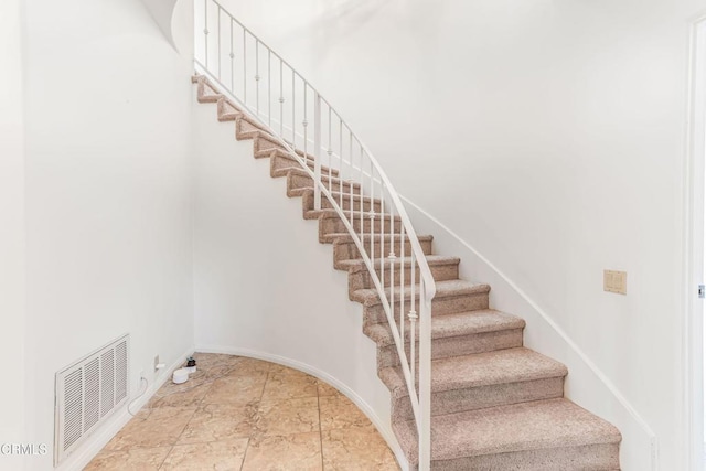 800 Manor Ridge Rd, Santa Paula, CA 93060 - stairway featuring baseboards