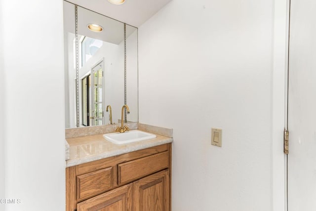800 Manor Ridge Rd, Santa Paula, CA 93060 - bathroom featuring vanity
