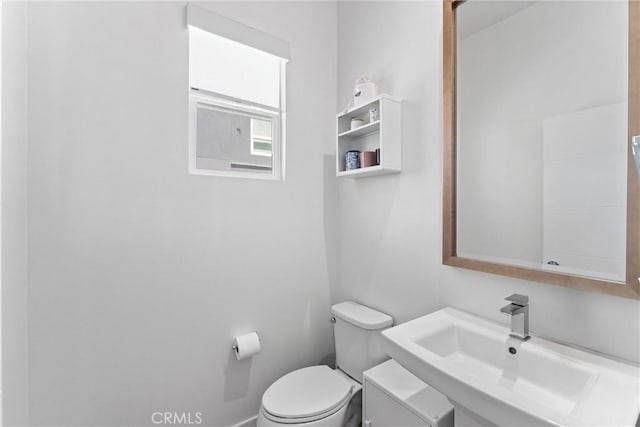 206 Alamo Ct, Long Beach, CA 90802 - bathroom featuring a sink and toilet