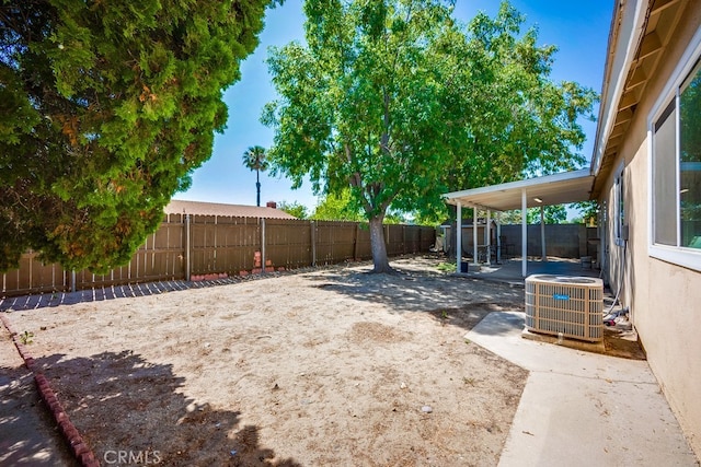 9063 Rosecrest Ln, Fontana, CA 92335 - fenced backyard with a patio