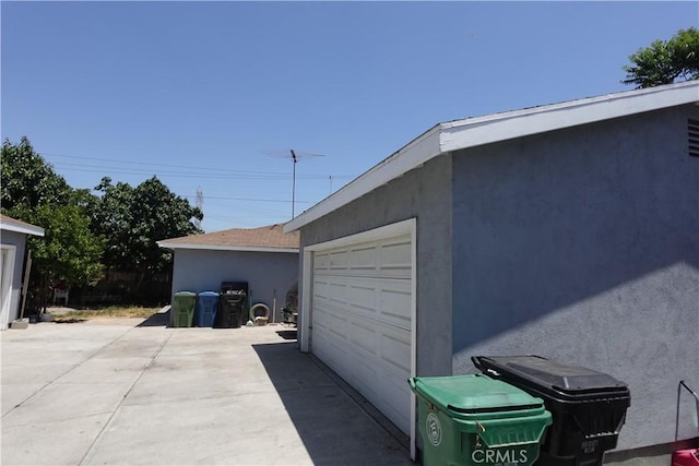 6910 Chanslor Ave, Bell, CA 90201 - view of detached garage