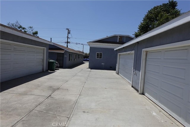 6910 Chanslor Ave, Bell, CA 90201 - view of garage
