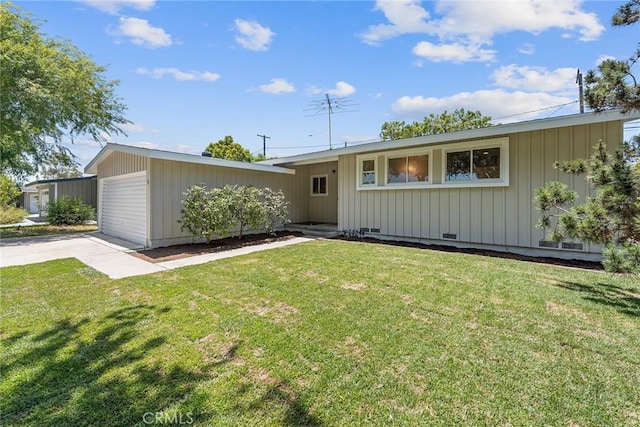 2781 Vuelta Grande Ave, Long Beach, CA 90815 - view of front of home with a front yard
