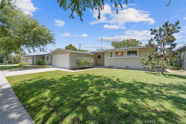 2781 Vuelta Grande Ave, Long Beach, CA 90815 - ranch-style house featuring a front yard and concrete driveway