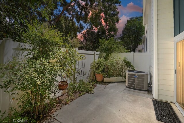 18241 Andrea Cir N Unit 1, Northridge, CA 91325 - photo 12