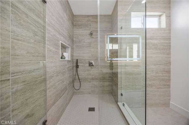 2405 Mathews Ave Unit C, Redondo Beach, CA 90278 - bathroom with tiled shower