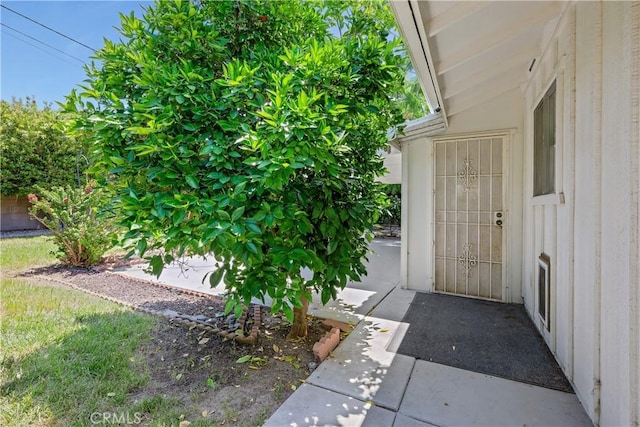 28656 Bradley Rd, Menifee, CA 92586 - entrance to property