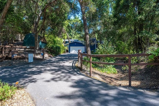 5375 Rosario Ave, Atascadero, CA 93422 - view of asphalt driveway