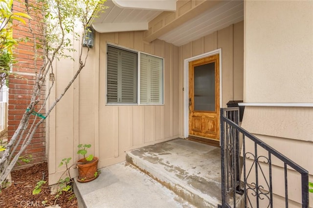 1716 Elm Ave, Manhattan Beach, CA 90266 - view of exterior entry featuring board and batten siding