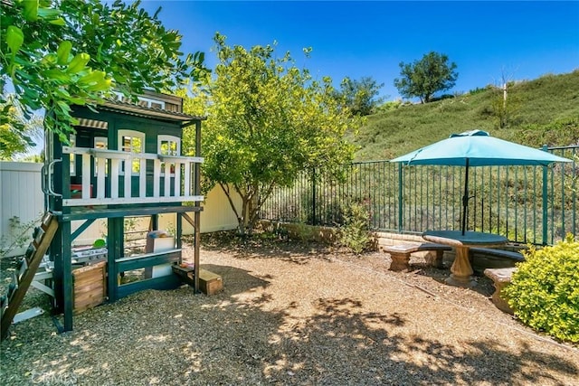 17138 Hickory Ridge Ct, Canyon Country, CA 91387 - view of yard