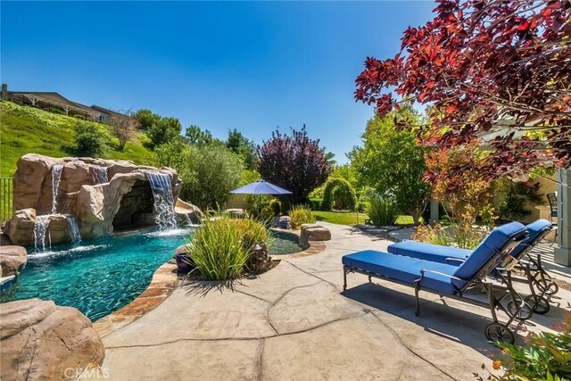 17138 Hickory Ridge Ct, Canyon Country, CA 91387 - swimming pool featuring a patio area