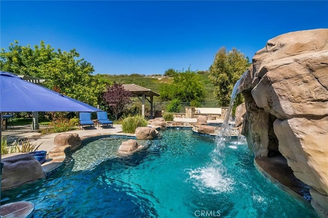 17138 Hickory Ridge Ct, Canyon Country, CA 91387 - swimming pool featuring a patio area