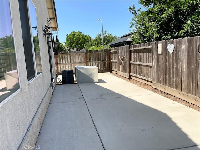 3803 Colma Ct, Merced, CA 95348 - fenced backyard featuring a patio