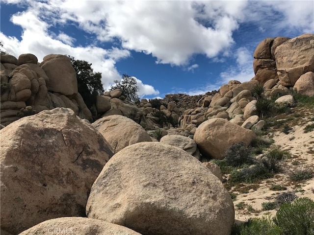 56564 Nelson Ave, Yucca Valley, CA 92284 - exterior view