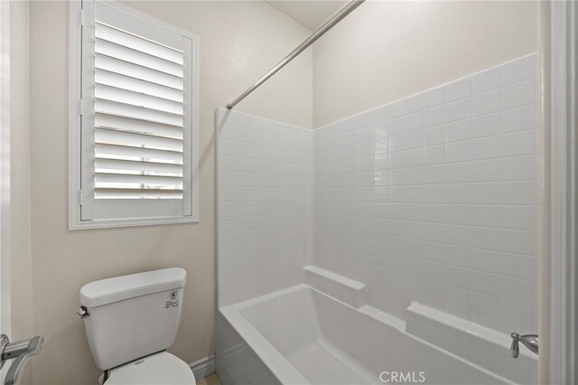 1776 Canyon Oaks Ln, Lake Forest, CA 92610 - full bathroom featuring toilet and shower / tub combination