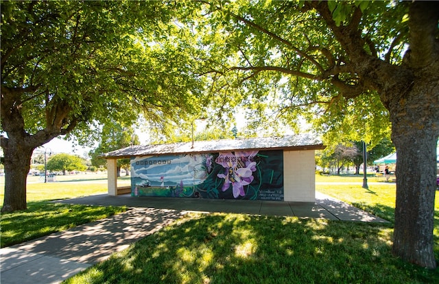 3556 Cypress St, Clearlake, CA 95422 - view of front of property with a front yard