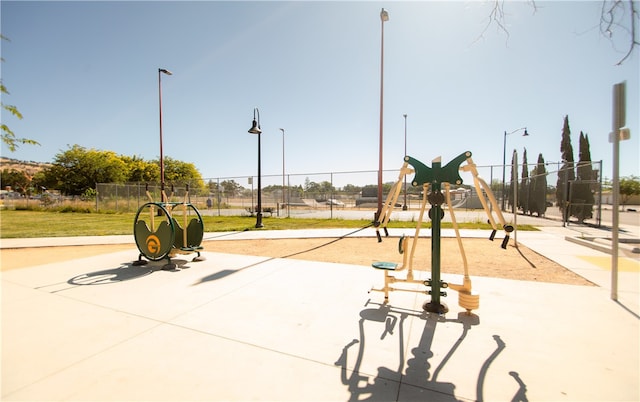 3556 Cypress St, Clearlake, CA 95422 - view of property's community