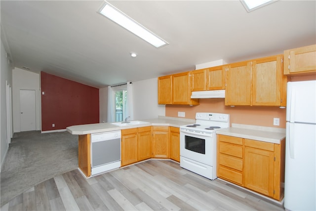 3556 Cypress St, Clearlake, CA 95422 - kitchen featuring white appliances, lofted ceiling, a peninsula, light wood-type flooring, and light countertops
