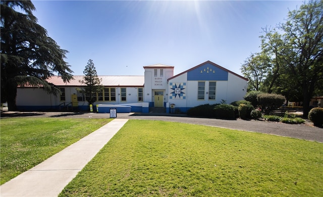 3556 Cypress St, Clearlake, CA 95422 - mediterranean / spanish-style home with a front lawn