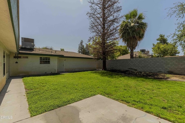 4120 Abbott Dr, Bakersfield, CA 93312 - view of yard with a patio