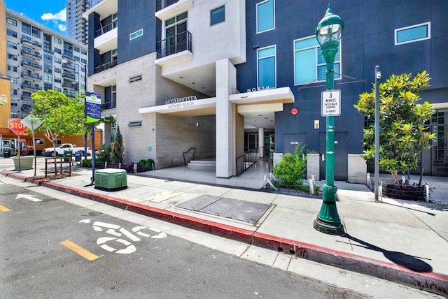 425 W Beech St Unit 417, San Diego, CA 92101 - view of apartment building / complex