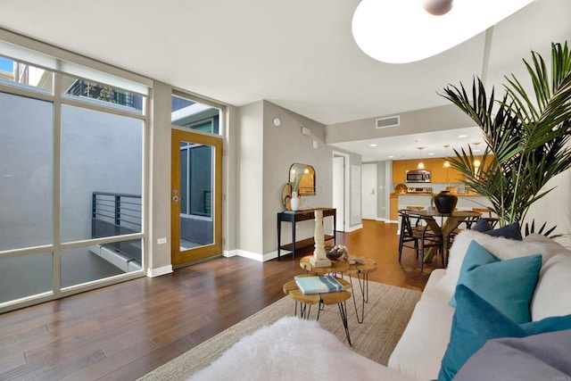 425 W Beech St Unit 417, San Diego, CA 92101 - living room with wood finished floors