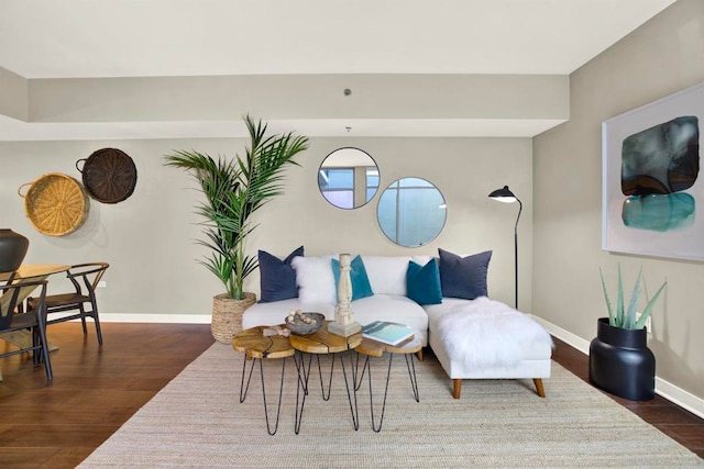 425 W Beech St Unit 417, San Diego, CA 92101 - living area featuring dark wood finished floors