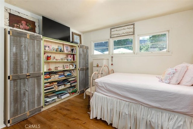 869 Phillips St, Vista, CA 92083 - bedroom with wood finished floors