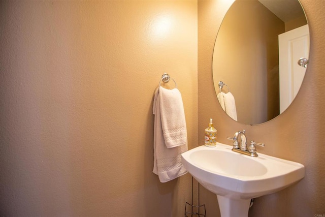 2414 Falcon Valley Dr, Chula Vista, CA 91914 - bathroom with a sink