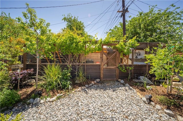 44055 Elm Ave, Lancaster, CA 93534 - view of yard