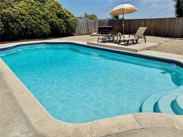 4213 Lonnie St, Oceanside, CA 92056 - view of pool featuring a patio area and a fenced backyard