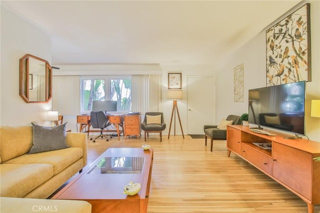 1030 E 2nd St Unit 7, Long Beach, CA 90802 - living room featuring light wood-style floors and an office area