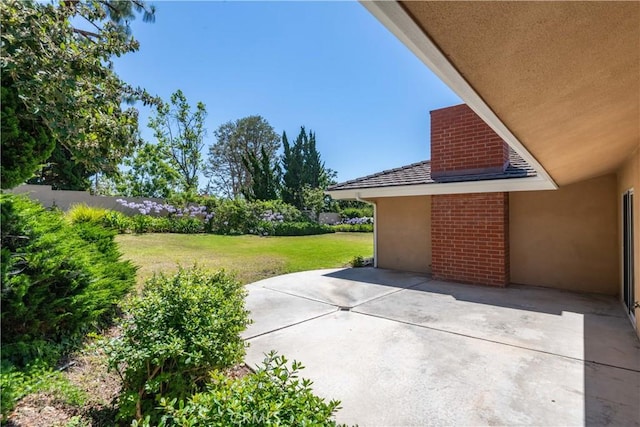6966 Crest Rd, Rancho Palos Verdes, CA 90275 - view of patio / terrace