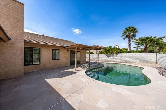 43922 Warner Trl, Palm Desert, CA 92211 - view of pool featuring a fenced backyard, a patio, and a pergola