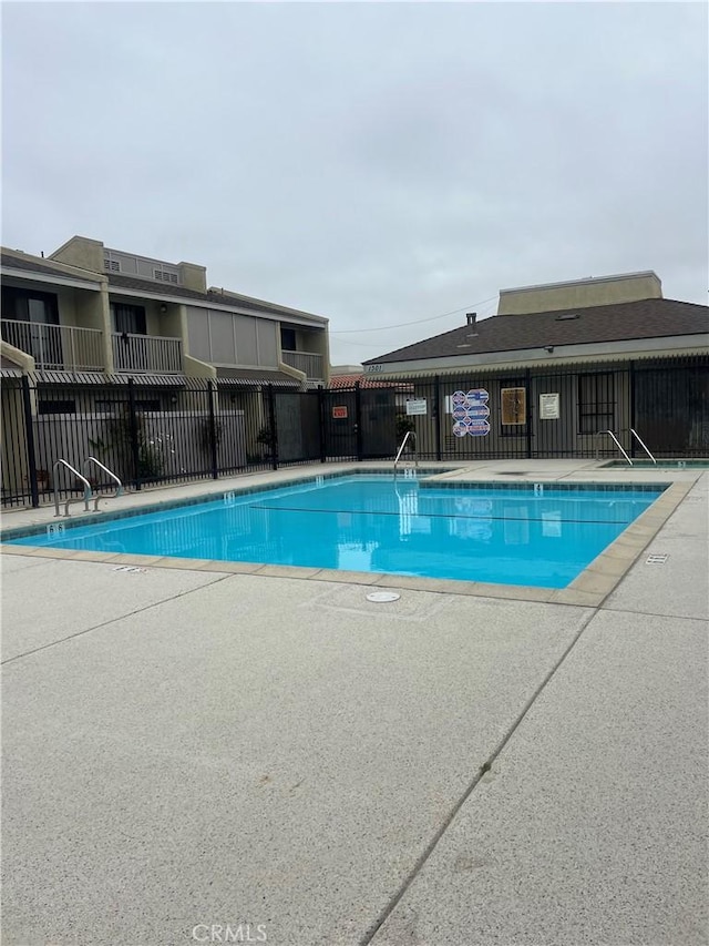 1209 W Cypress Ave Unit C, Lompoc, CA 93436 - community pool with a patio