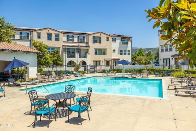 623 W Foothill Blvd Unit 43, Glendora, CA 91741 - community pool with a patio area