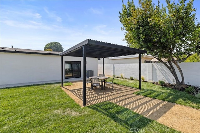 8840 Valjean Ave, North Hills, CA 91343 - view of yard with a patio area