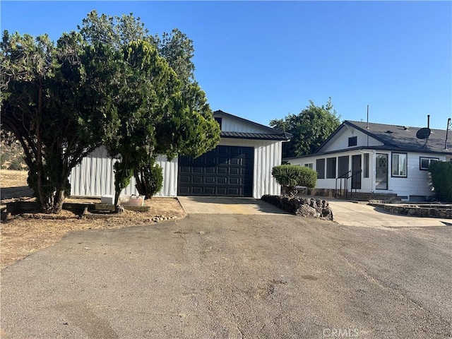 33549 Globe Dr, Springville, CA 93265 - photo 1